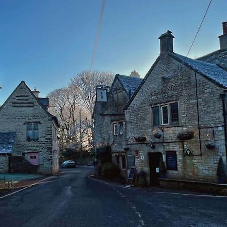 Bear Inn - Bisley Bisley  Extérieur photo