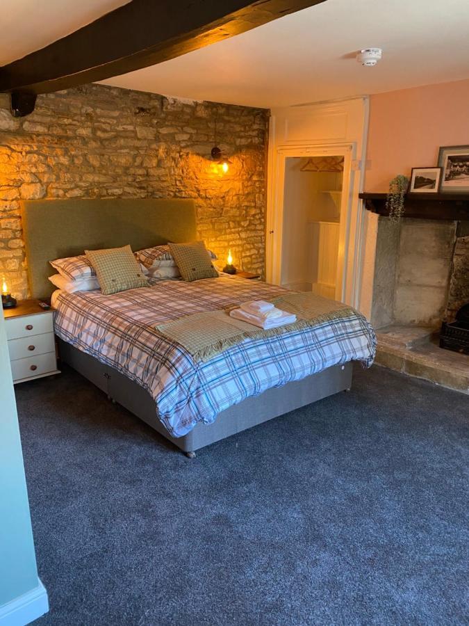 Bear Inn - Bisley Bisley  Extérieur photo