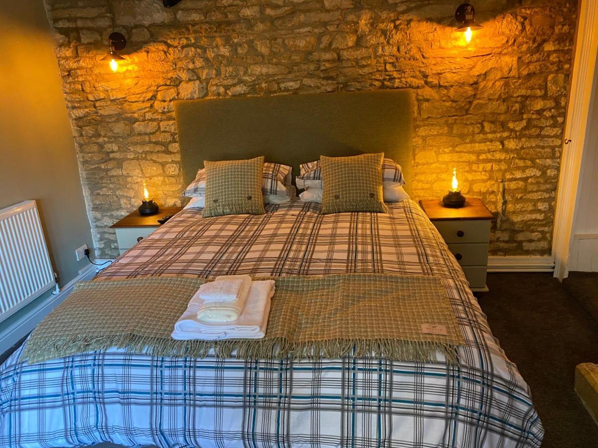 Bear Inn - Bisley Bisley  Extérieur photo