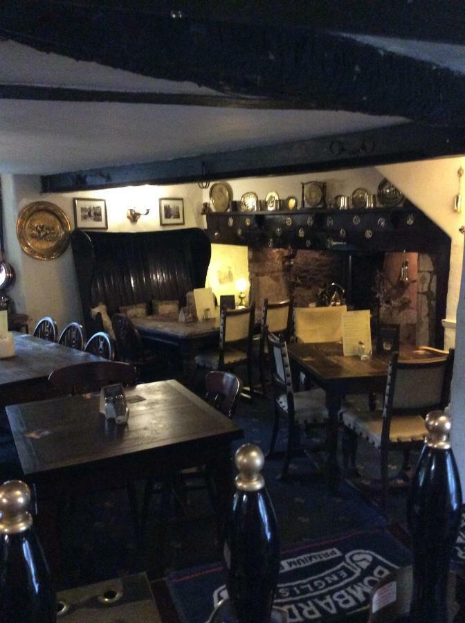 Bear Inn - Bisley Bisley  Extérieur photo