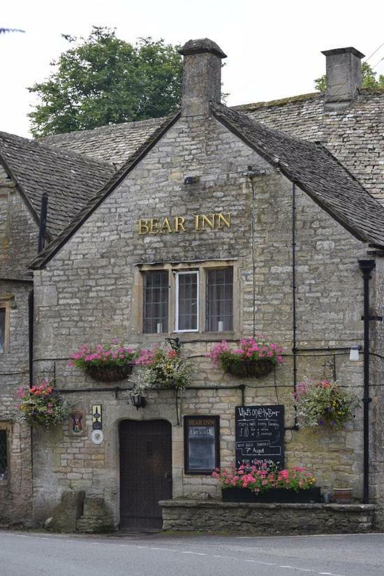 Bear Inn - Bisley Bisley  Extérieur photo