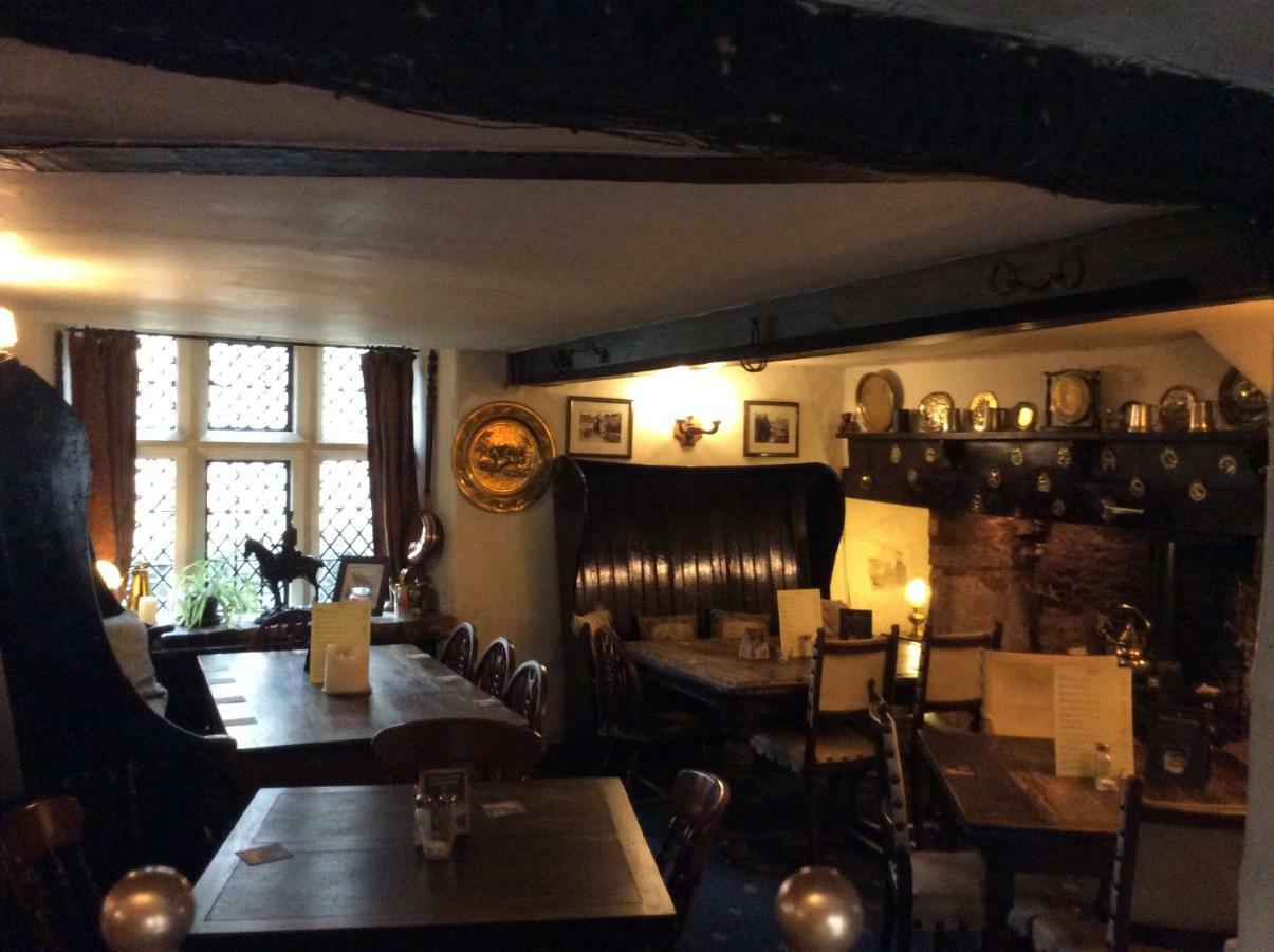 Bear Inn - Bisley Bisley  Extérieur photo